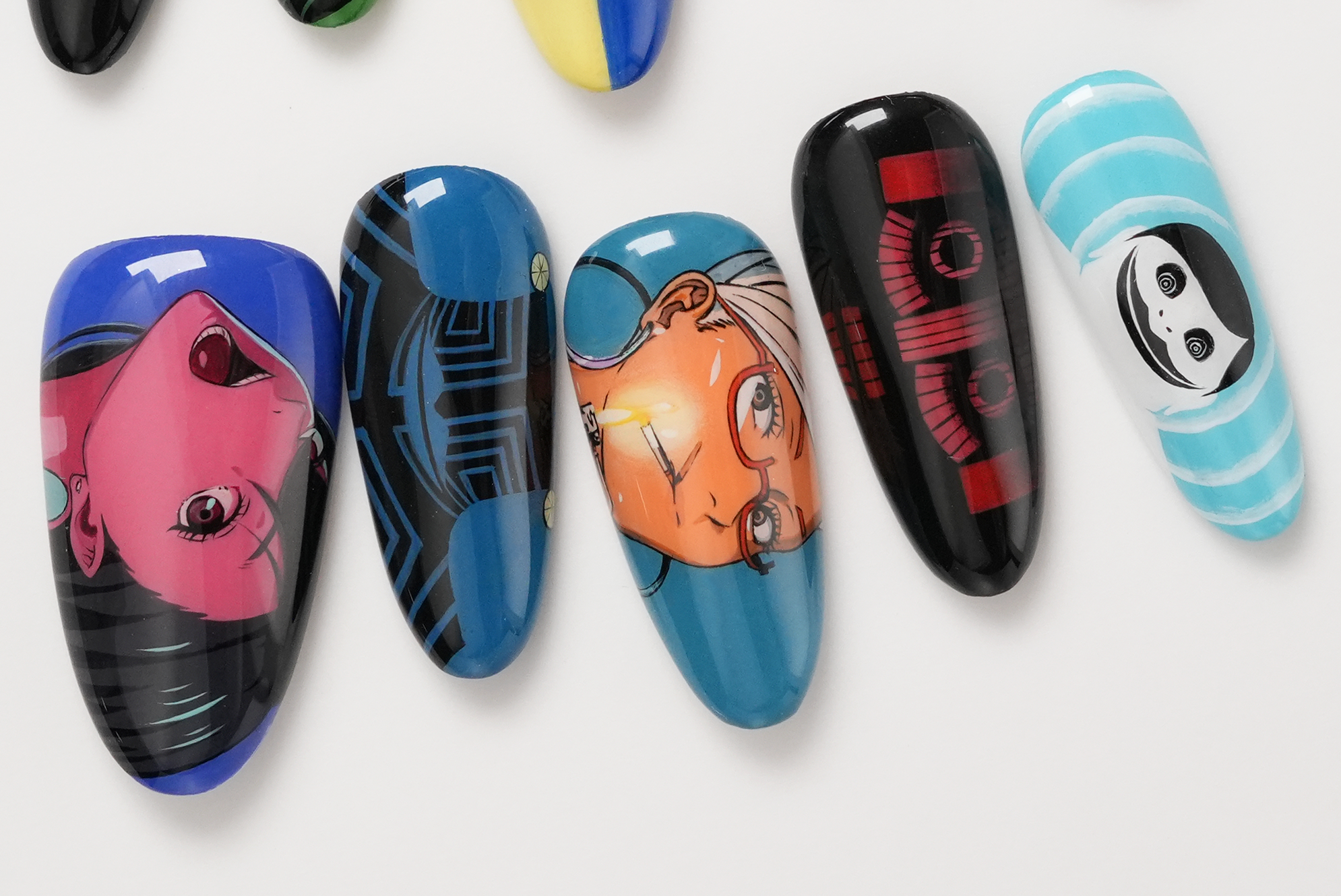 DandaDan Highly Detailed Hand-painted Press-on Nails